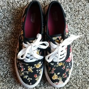Floral print shoes